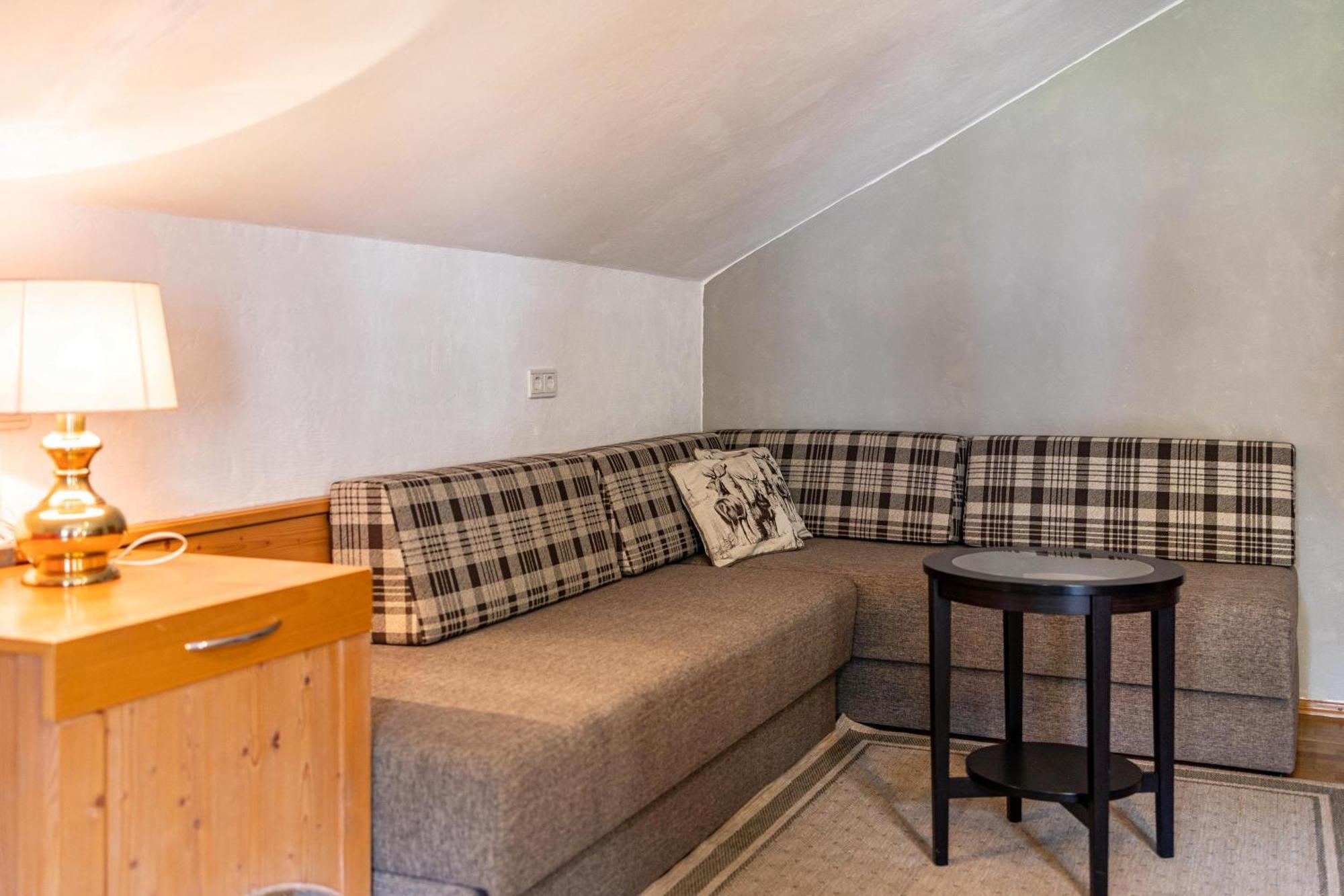 Gruenbacher Apartment Issengo